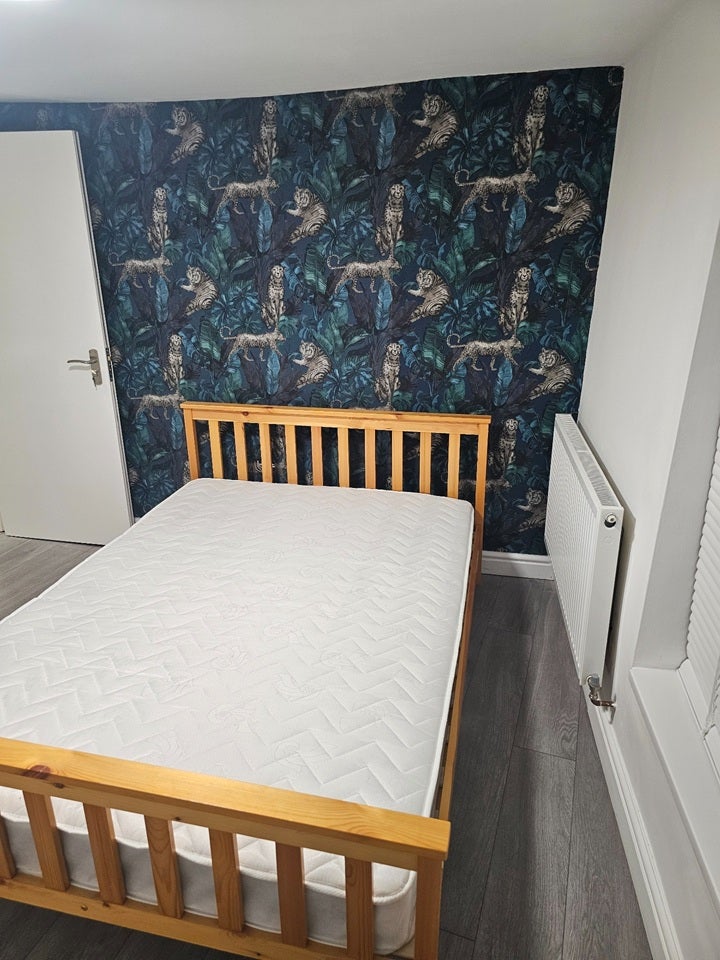 Room Nelson Road in Greater London