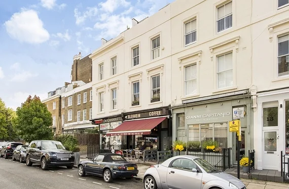 Flat Blenheim Terrace in London