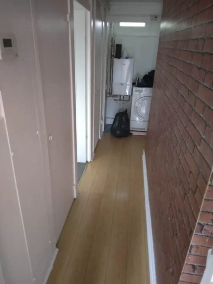 Flat Acacia Road in Greater London