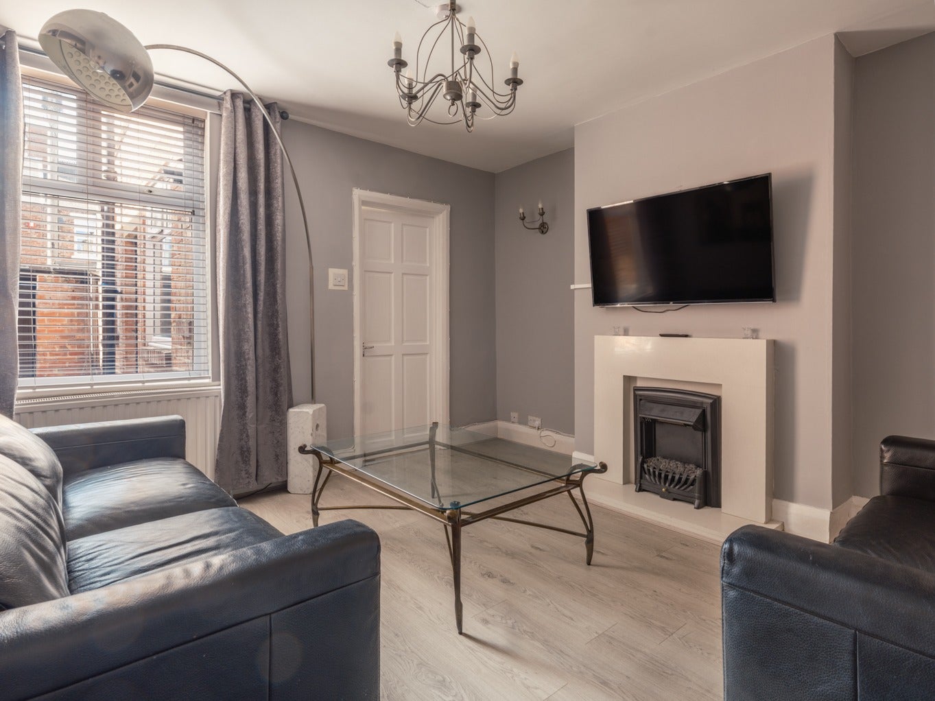 Flat Percy Street in Newcastle upon Tyne
