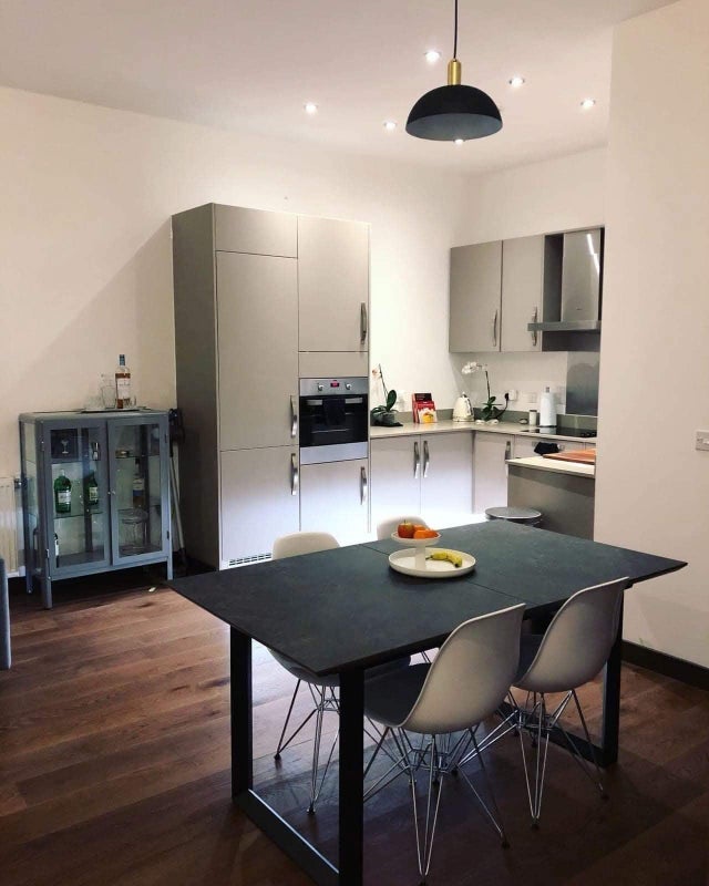 Room Monier Road in Greater London