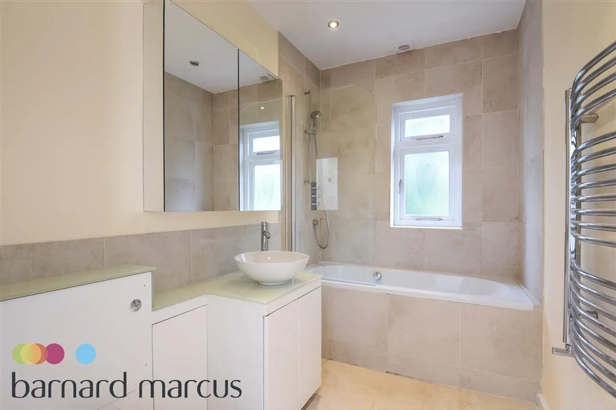 Flat Shakspeare Walk in Greater London