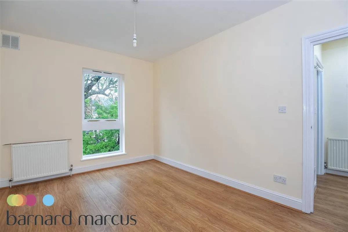 Flat Shakspeare Walk in Greater London