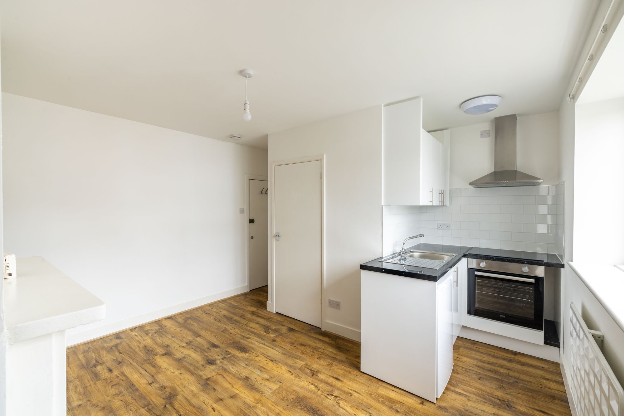 Flat Earlswood Road in Reigate and Banstead