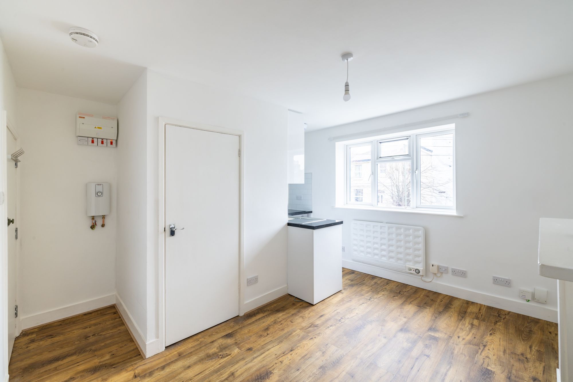 Flat Earlswood Road in Reigate and Banstead