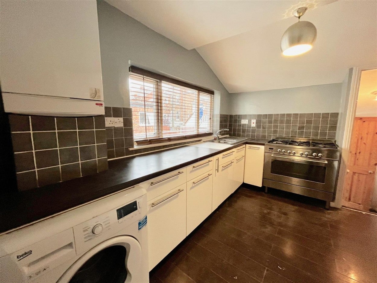 Flat Windsor Avenue in Gateshead
