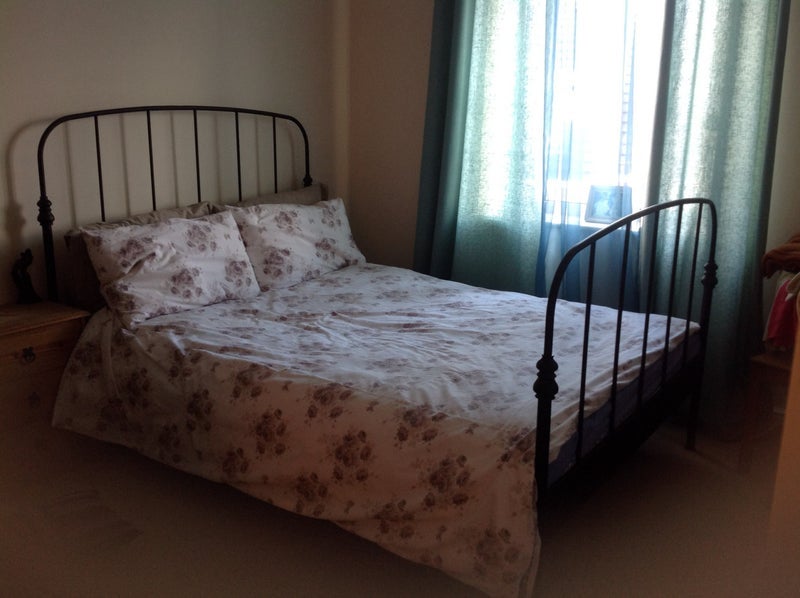 Room Walnut Close in Basildon