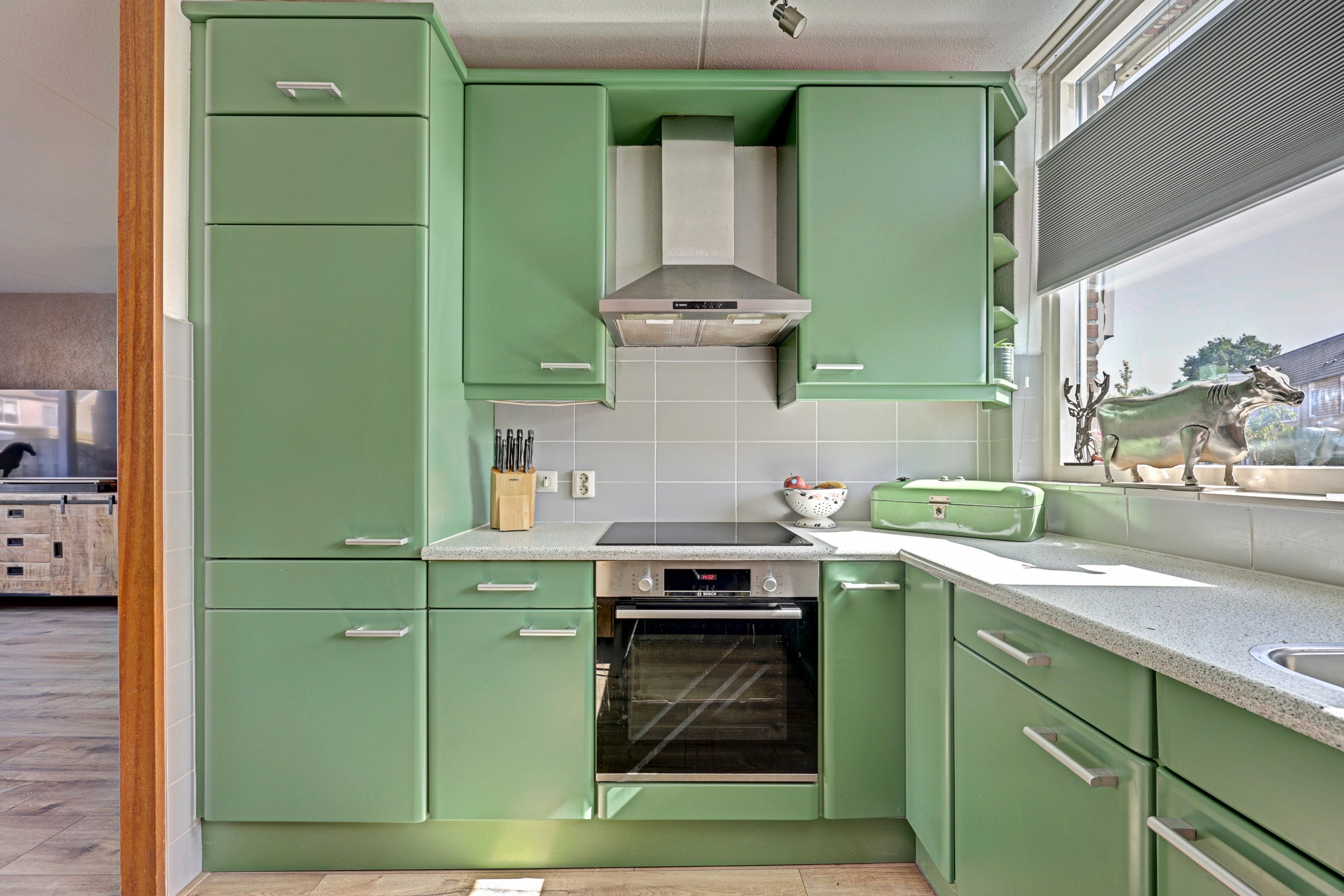 Tussenwoning te koop: Maria van Osstraat 23, Hendrik-Ido-Ambacht