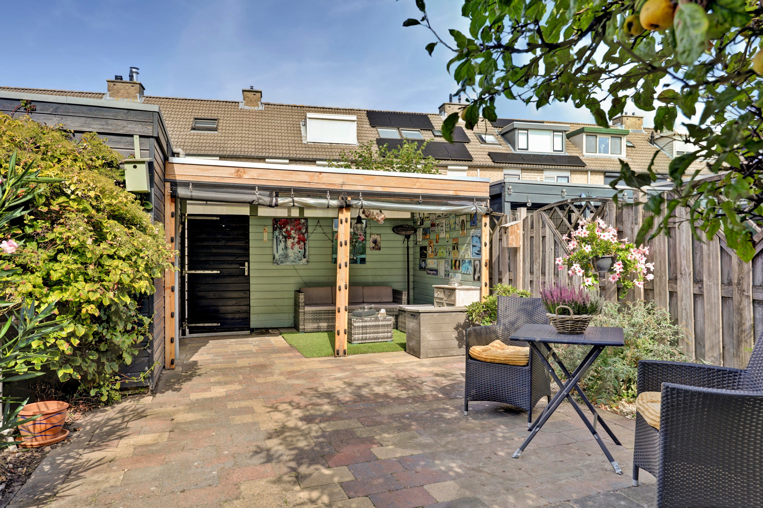 Tussenwoning te koop: Maria van Osstraat 23, Hendrik-Ido-Ambacht