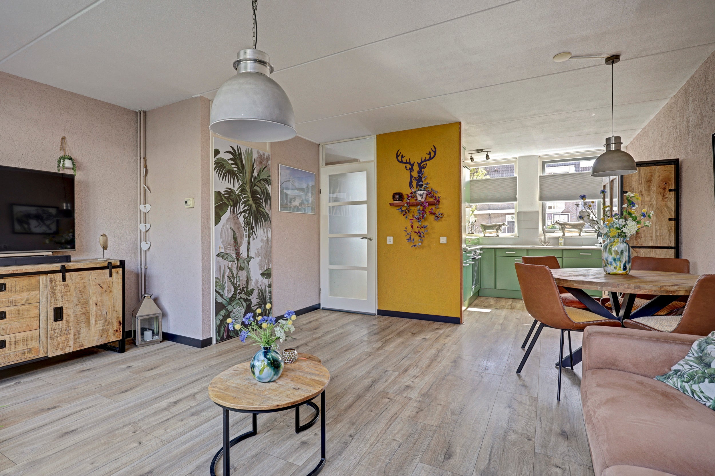 Tussenwoning te koop: Maria van Osstraat 23, Hendrik-Ido-Ambacht