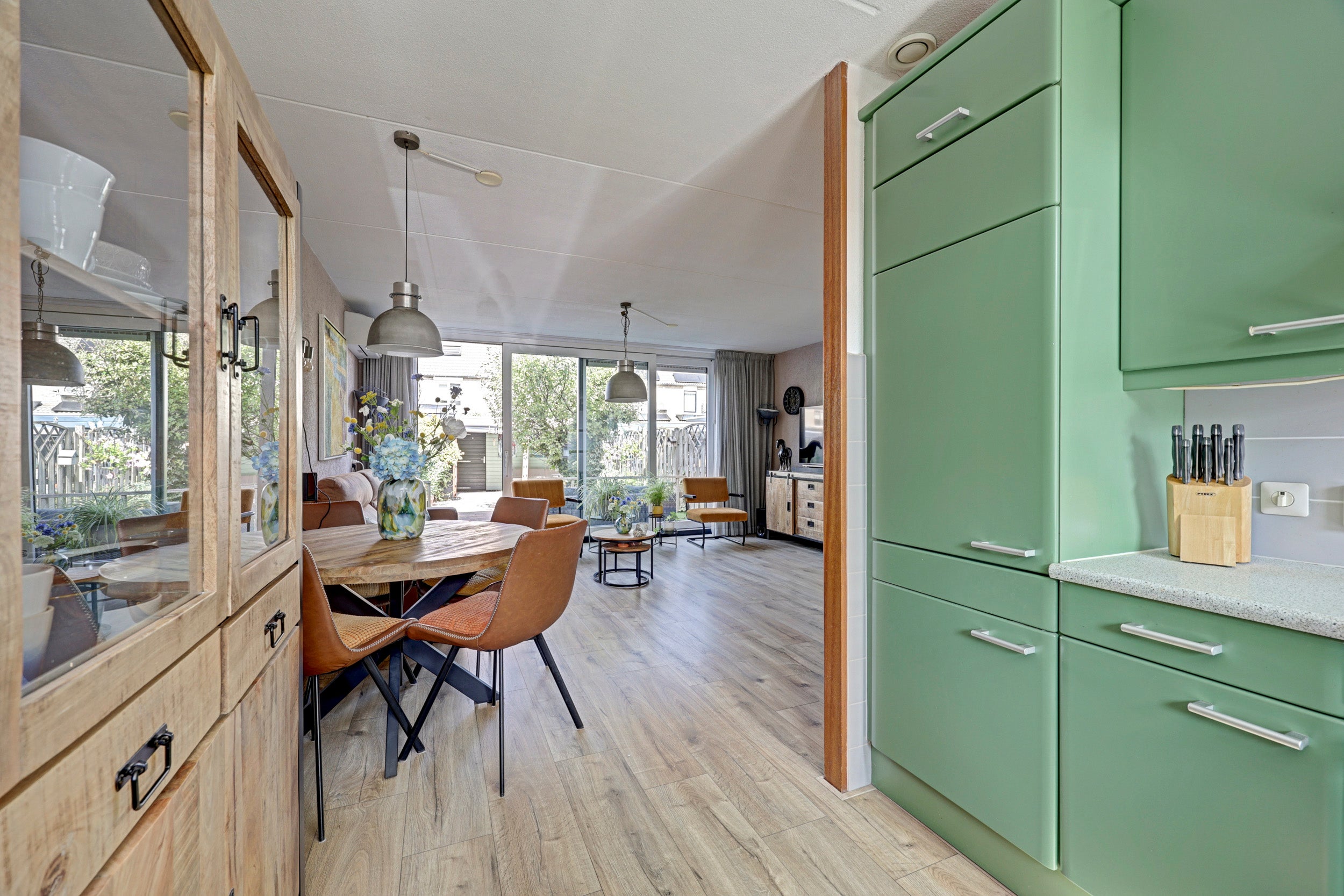 Tussenwoning te koop: Maria van Osstraat 23, Hendrik-Ido-Ambacht