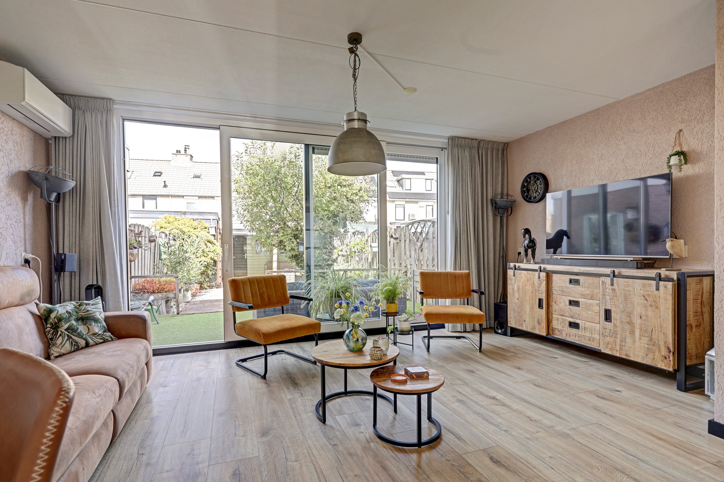 Tussenwoning te koop: Maria van Osstraat 23, Hendrik-Ido-Ambacht