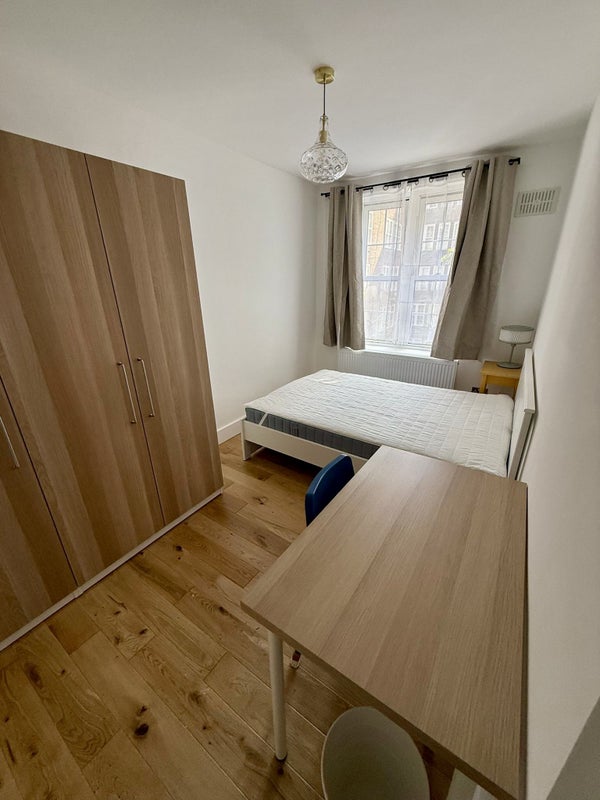 Room Welland Street in Greater London