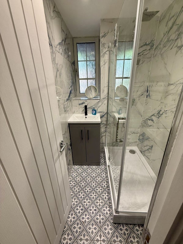 Room Welland Street in Greater London
