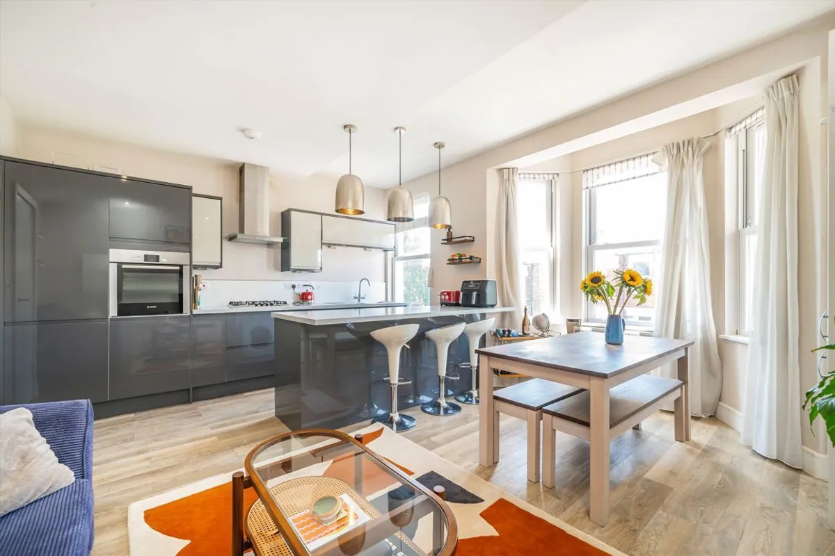 Flat Willcott Road in Greater London