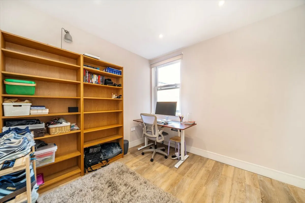 Flat Willcott Road in Greater London