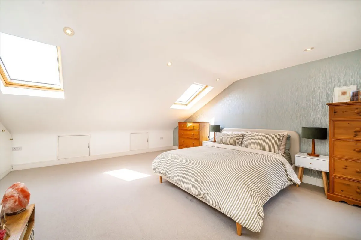 Flat Willcott Road in Greater London