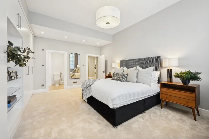 Flat Grosvenor Square in City of Westminster