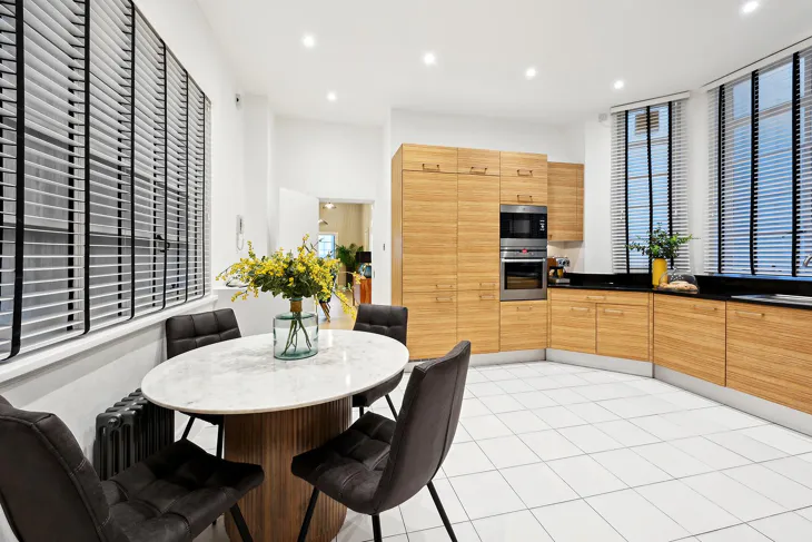 Flat Grosvenor Square in City of Westminster