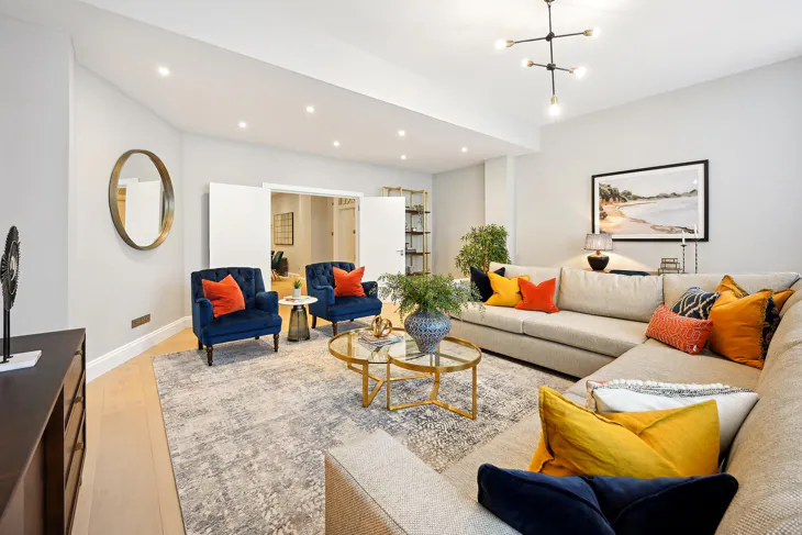 Flat Grosvenor Square in City of Westminster