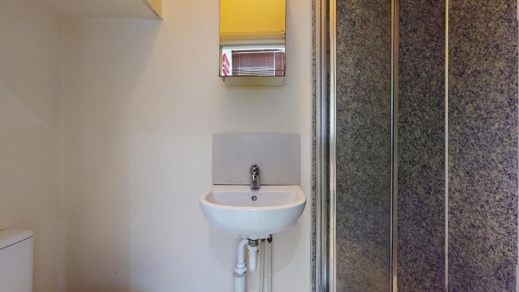 Flat Brondesbury Park in Greater London