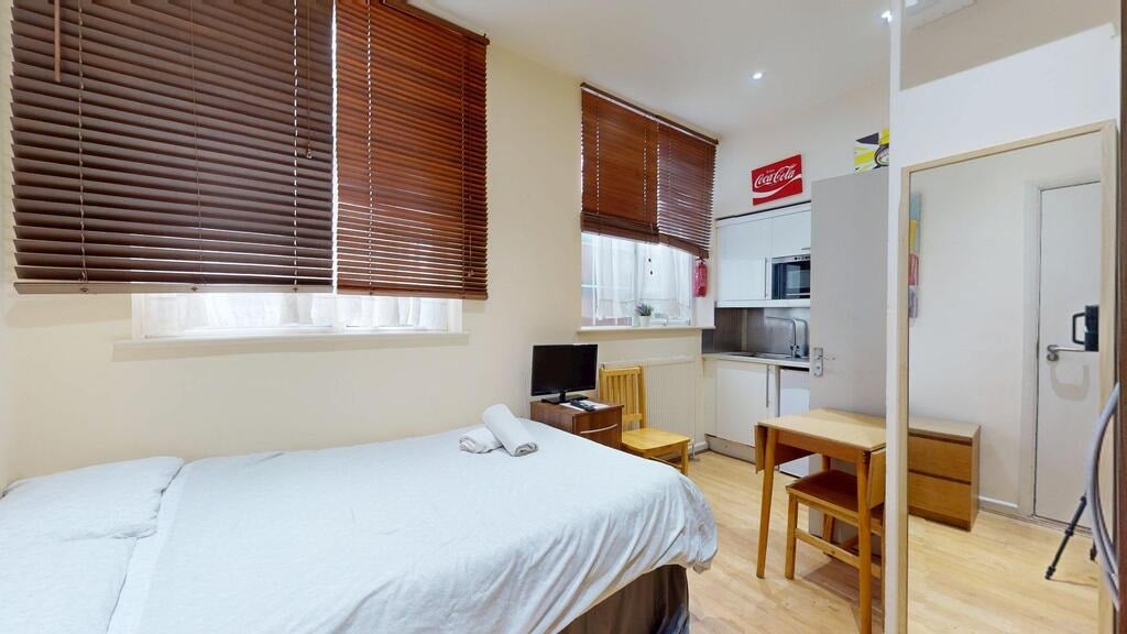 Flat Brondesbury Park in Greater London
