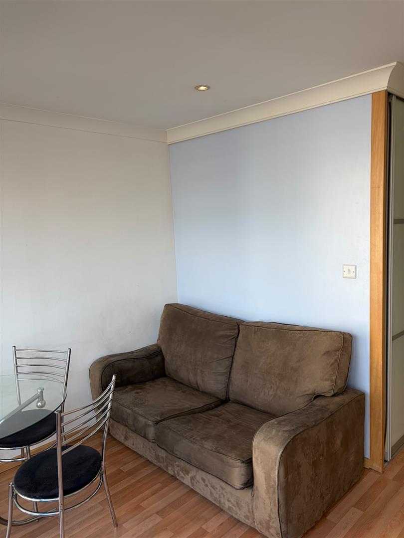 Flat Byron Street in Leeds