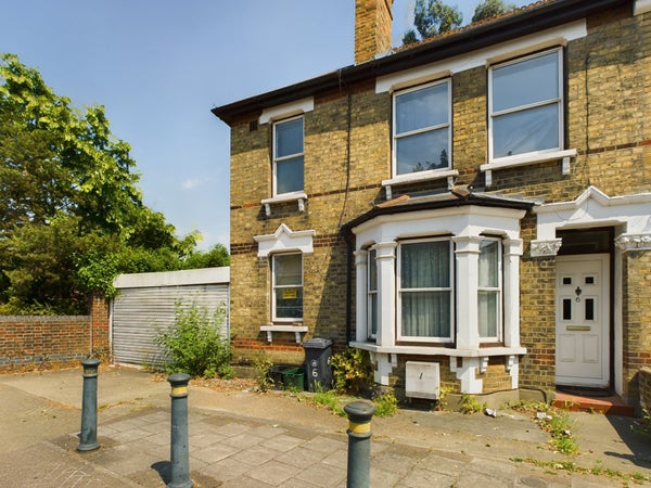 Flat Beckenham Lane in London