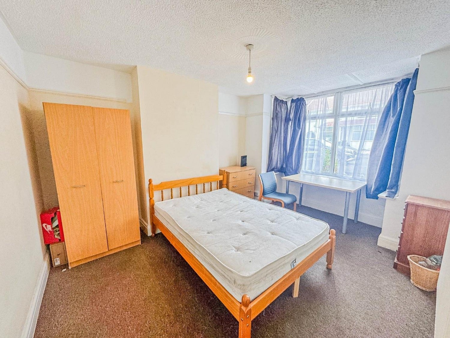 Room Eighth Avenue in Filton