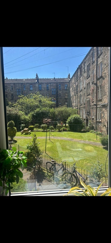 Room Gardner Street in Glasgow