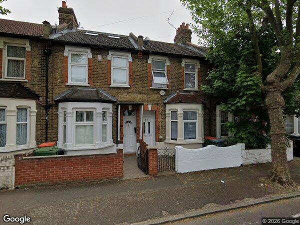 Room Hubert Road in Greater London