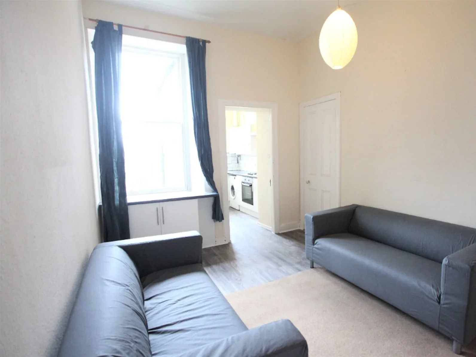 Flat Polwarth Gardens in City of Edinburgh