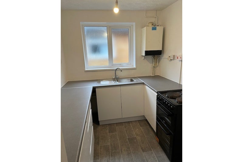 Flat Overbury Close in Birmingham