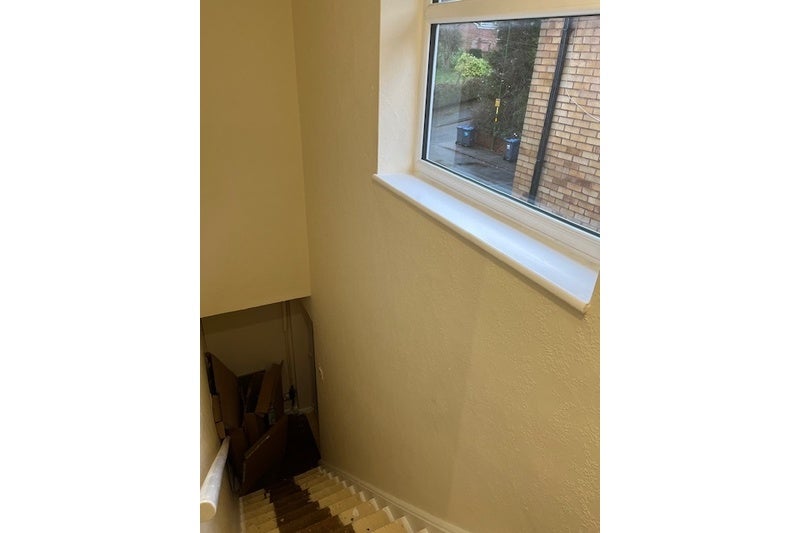 Flat Overbury Close in Birmingham