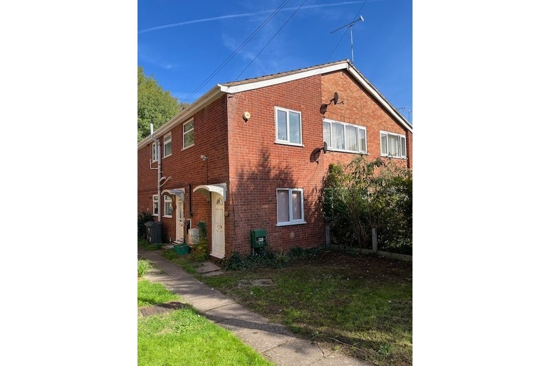Flat Overbury Close in Birmingham