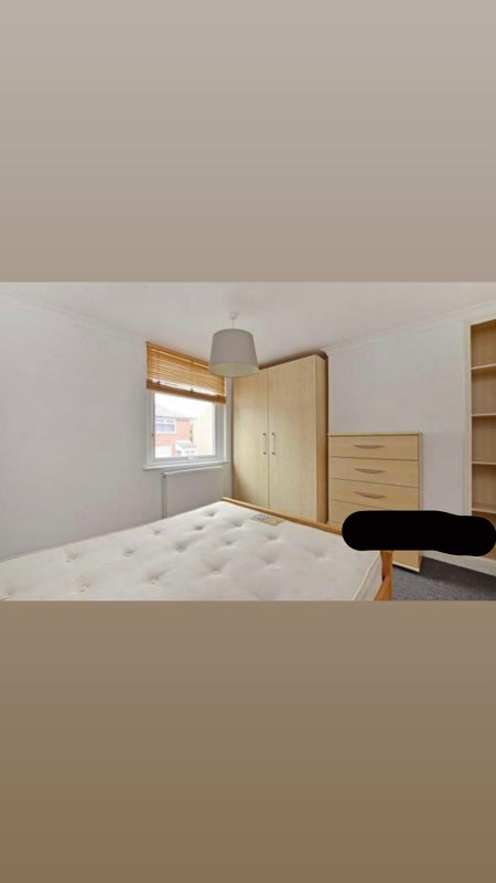 Room Romsdal Road in Sheffield
