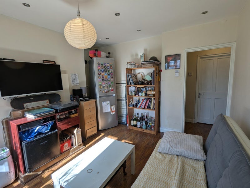 Room Leander Road in Greater London