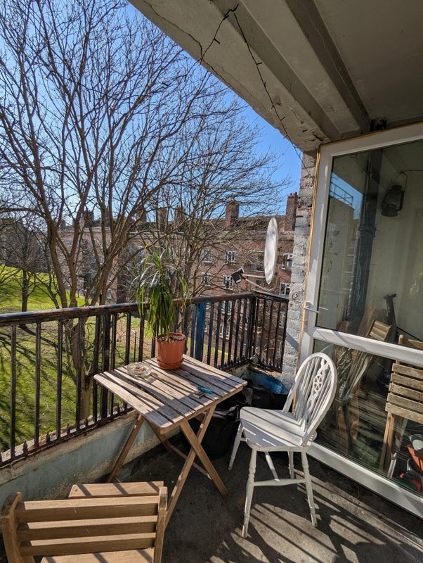 Room Leander Road in Greater London