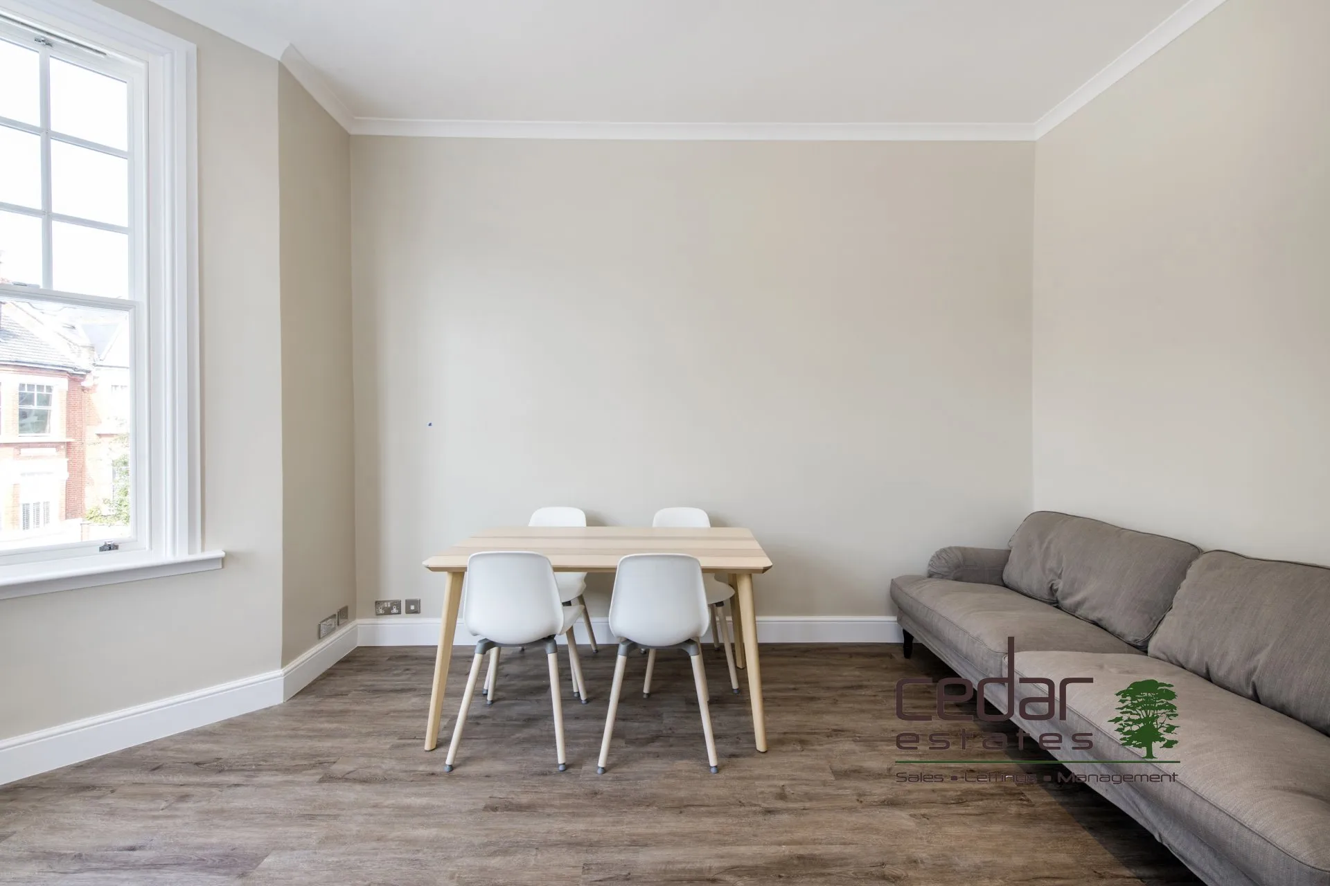 Flat Holmdale Road in Greater London