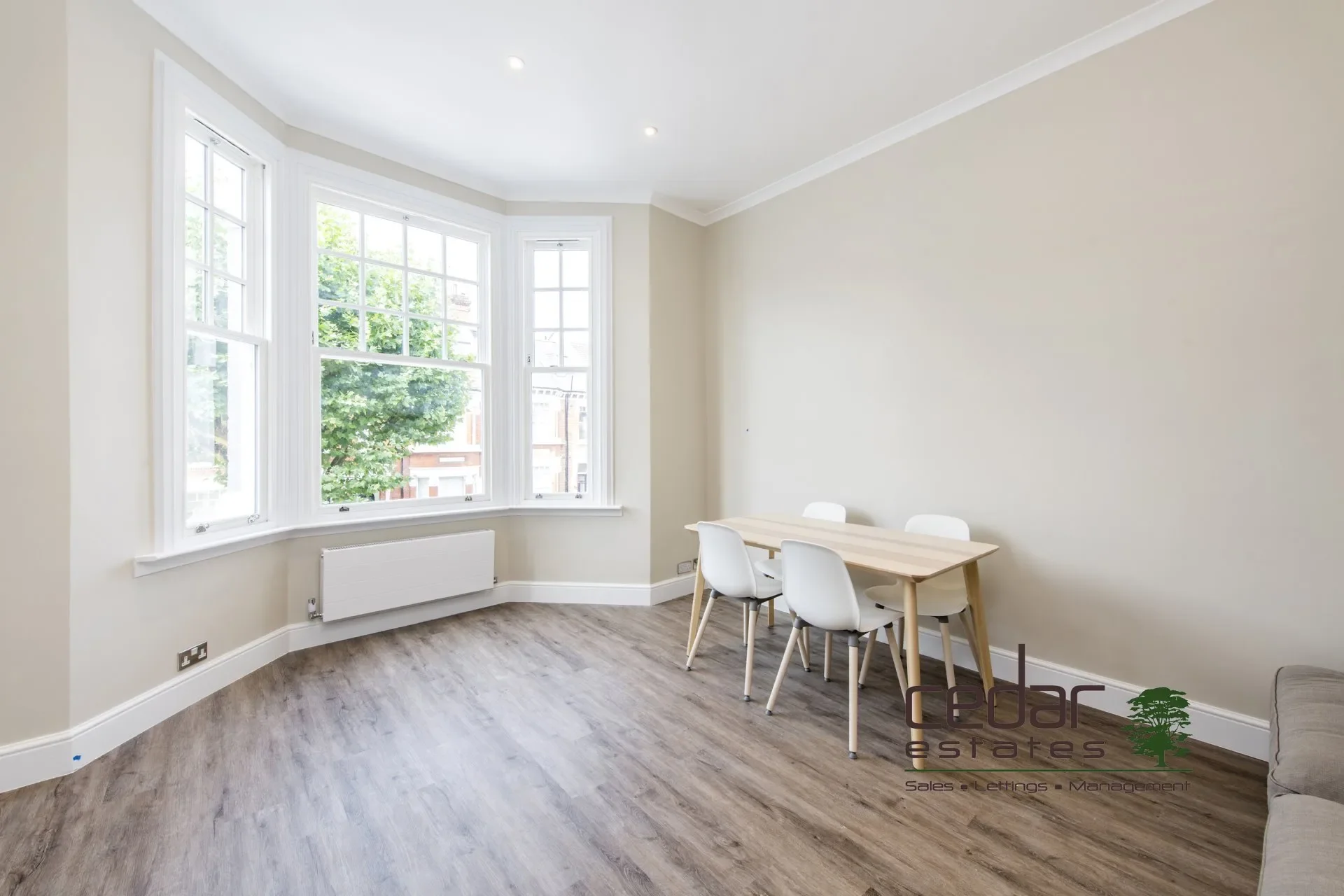 Flat Holmdale Road in Greater London