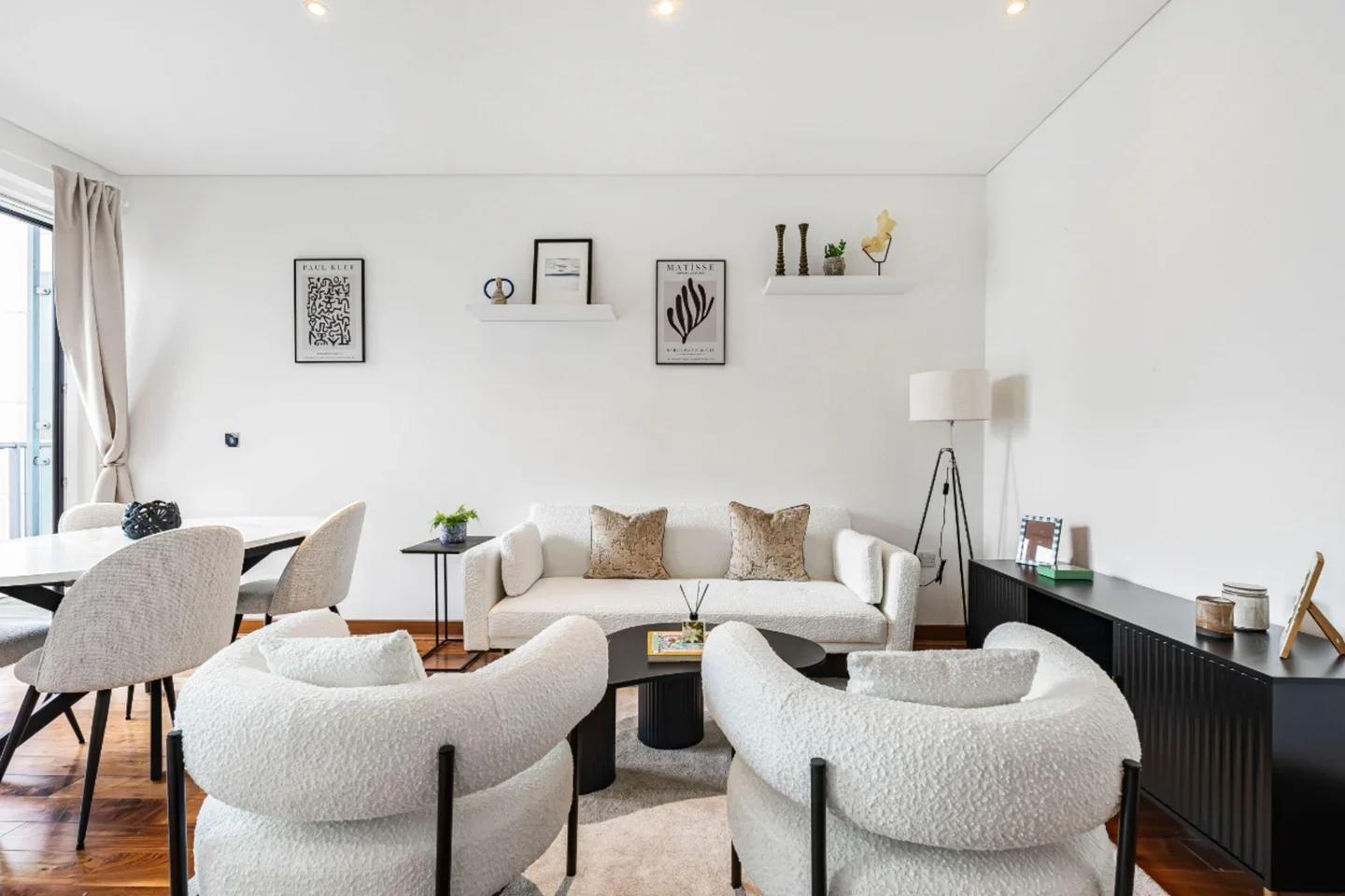 Flat Queenstown Road in Greater London