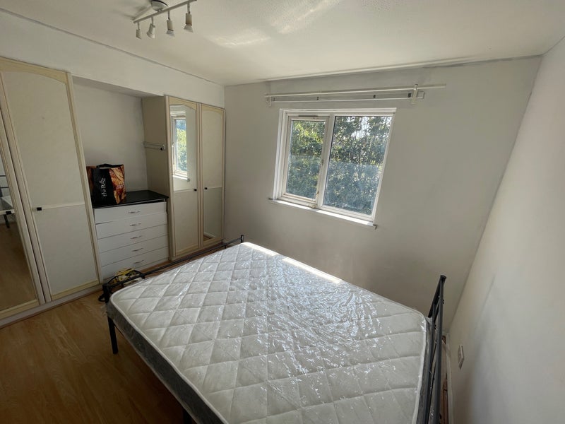 Room Canterbury Place in Greater London