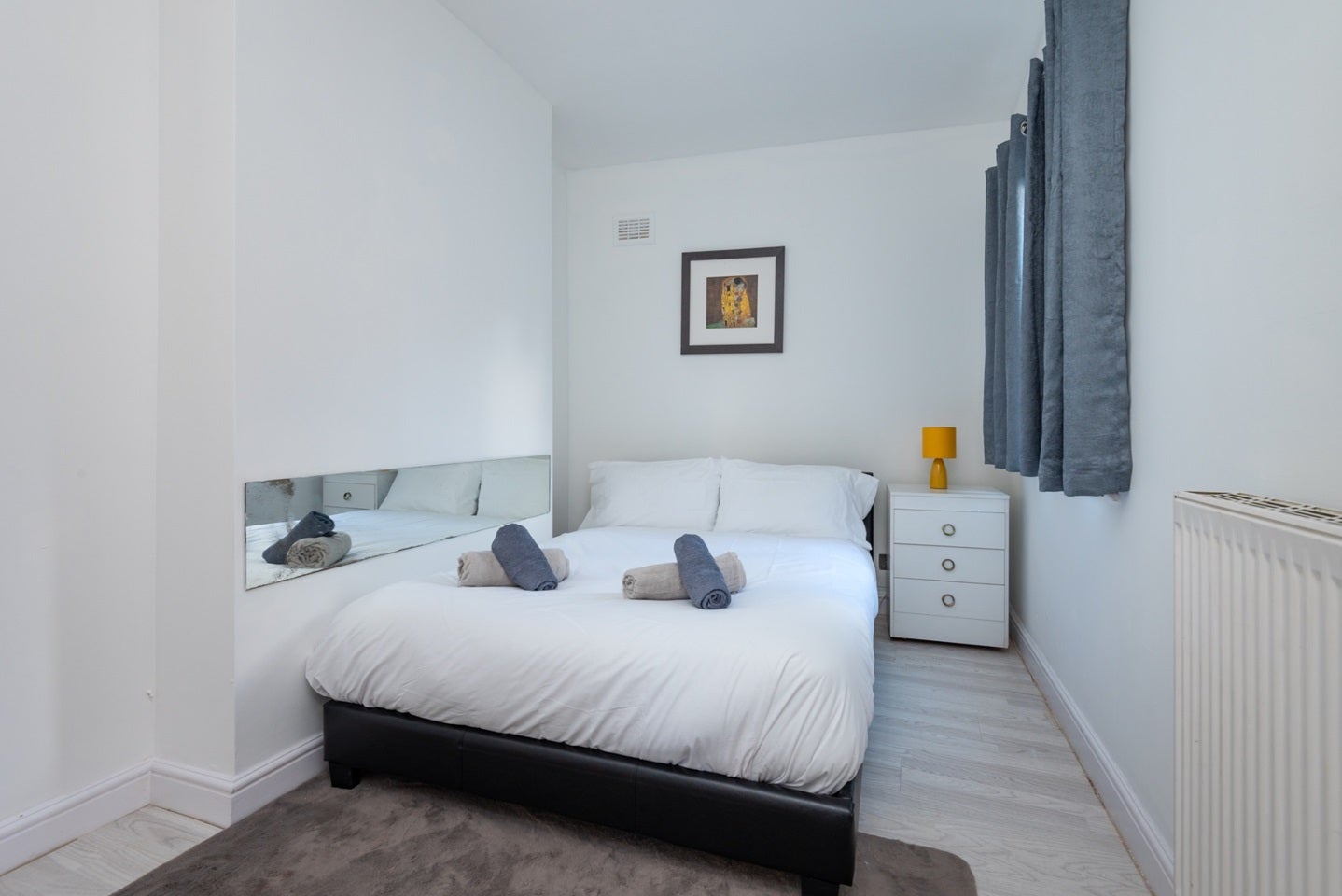 Flat Fernhead Road in City of Westminster