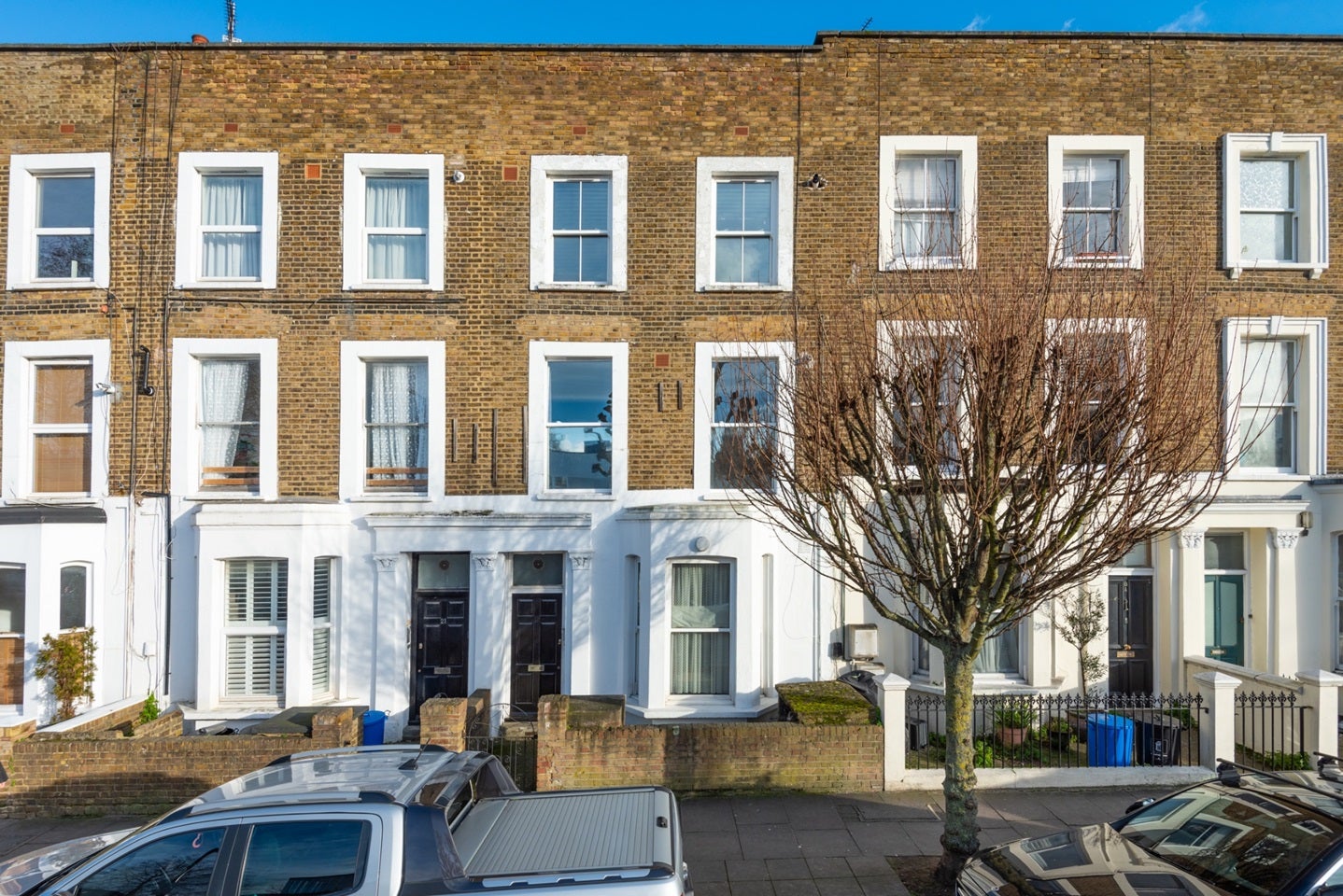 Flat Fernhead Road in City of Westminster