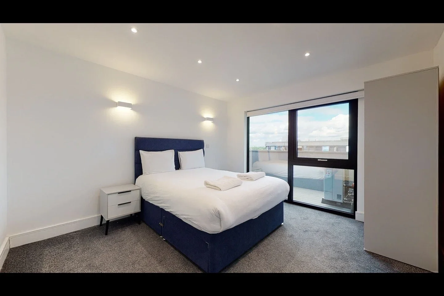 Flat Great West Road in Greater London