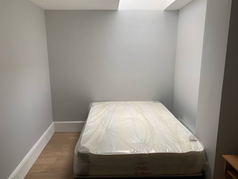 Room Manchester Road in Greater London