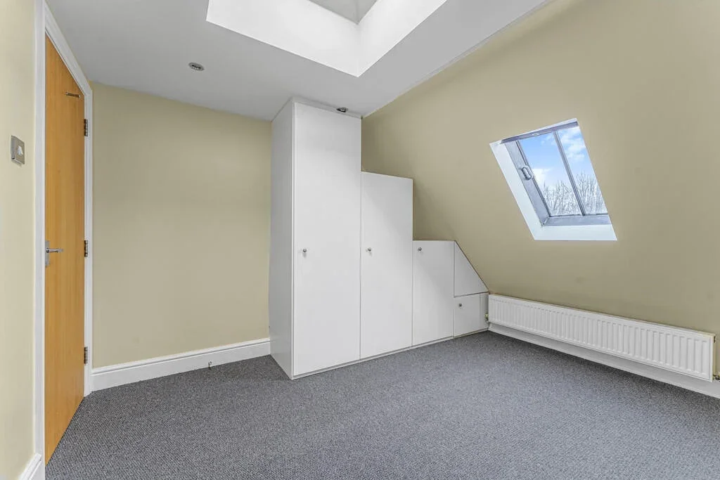 Flat Coningsby Road in Greater London