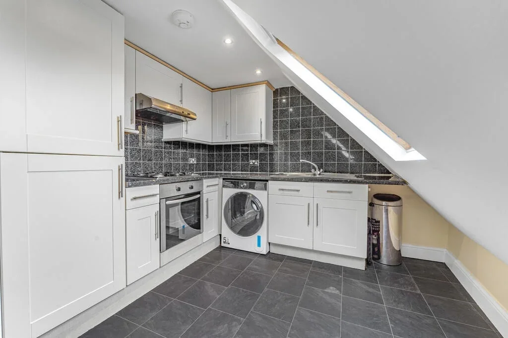 Flat Coningsby Road in Greater London