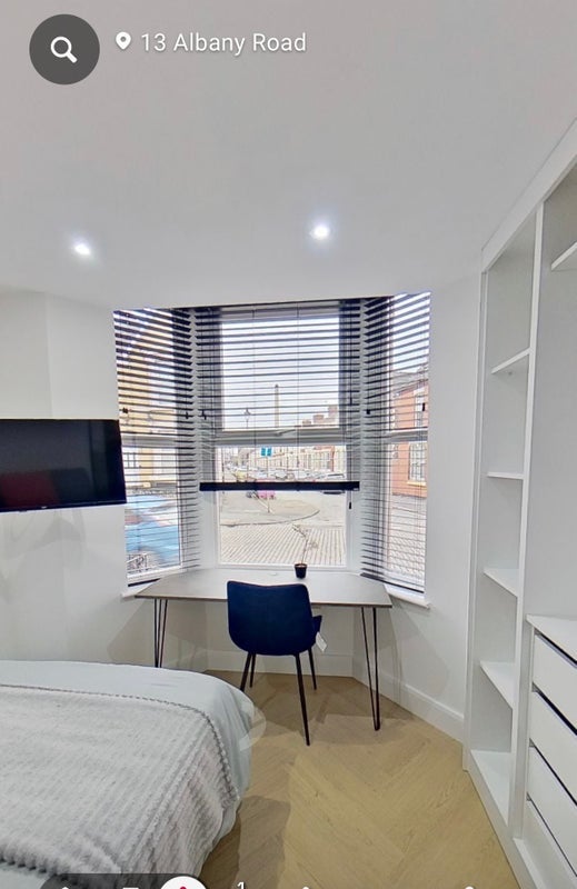 Room Albany Road in Liverpool