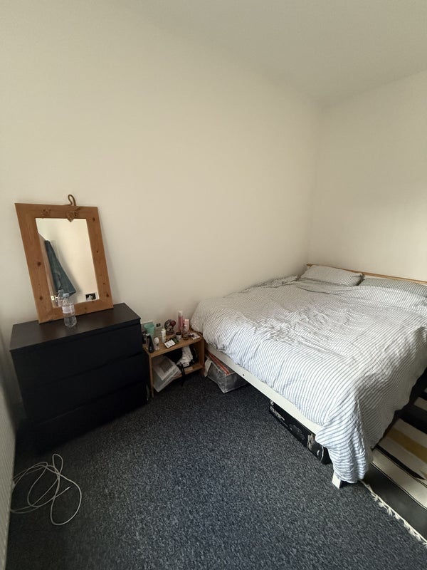 Room Blenheim Avenue in Manchester